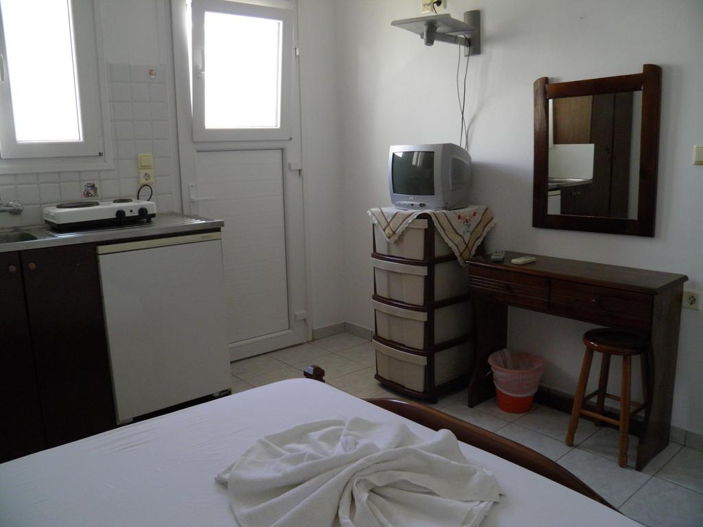 Spyros Rooms Parikia  Pokój zdjęcie